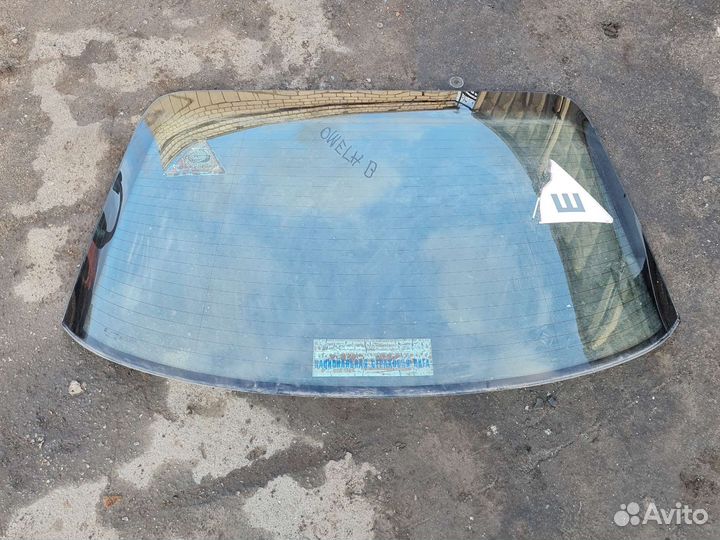 Стекло заднее Opel Omega B 1995-2004г