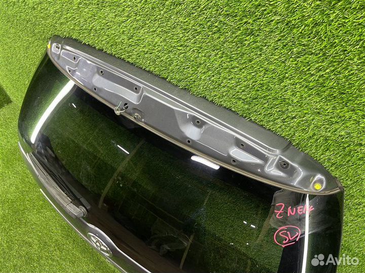 Дверь багажника Цвет-1E9 задняя Toyota Wish ZNE14