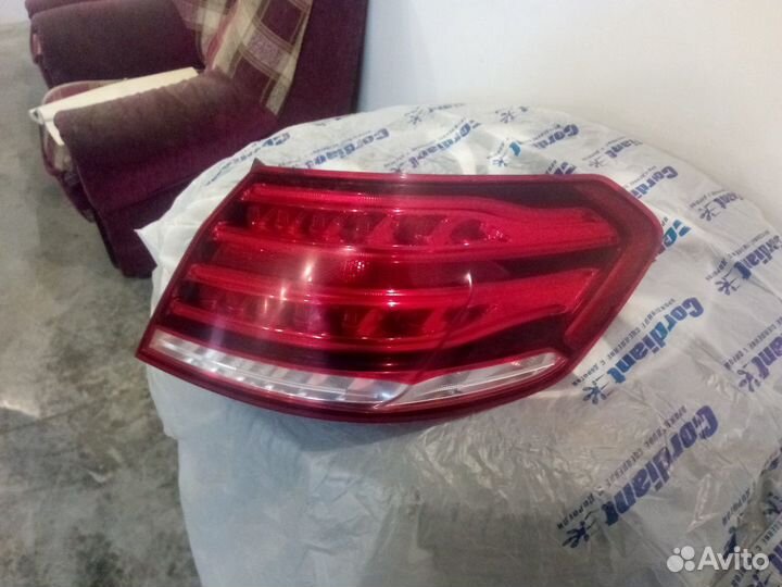 Фонарь задний правый мерседес w212 оригинал