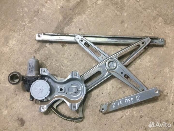 Стеклоподъемник передний правый Toyota Auris E15