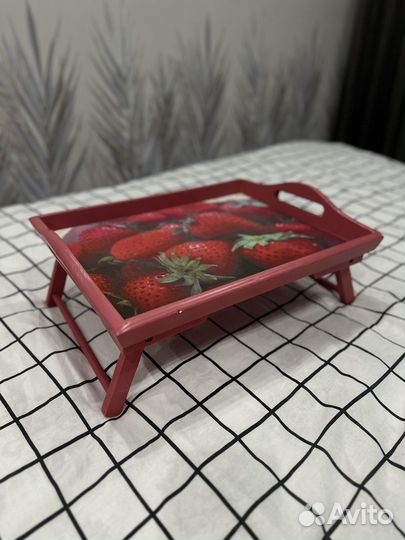 Поднос на ножках