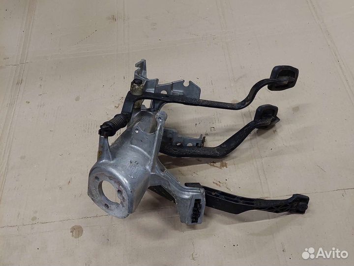 Педали тормоза сцепление Audi 80 b3/b4