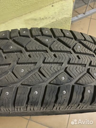 R17 Kormoran SUV Stud 225/65, PCD 5x114.3 DIA 60.1