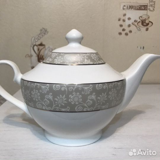 Сервиз чайный фарфоровый новый