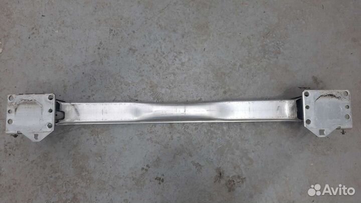 Усилитель переднего бампера Peugeot 308