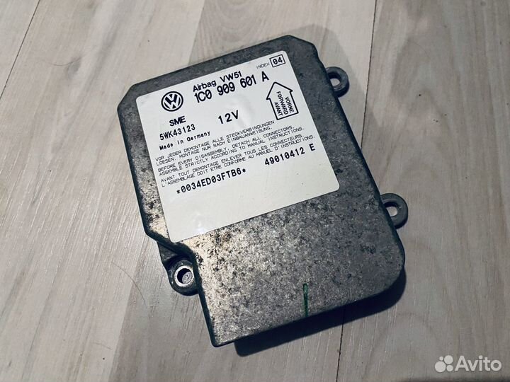 Блок управления airbag VAG 1C0909601A