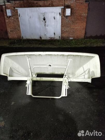 Споллер на Мерседес 809