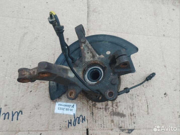 Поворотный кулак передний правый Renault Logan 2