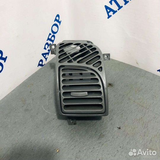 Дефлектор панели передний правый Kia Spectra