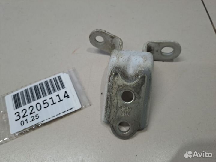 Петля двери передней правой верхняя KIA Ceed 2012-2018