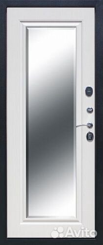 Дверь входная с зеркалом