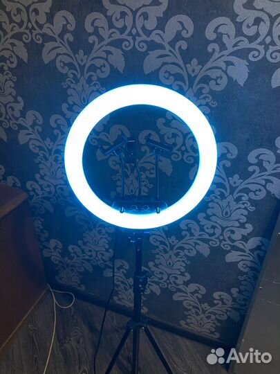 Продам кольцевую лампу
