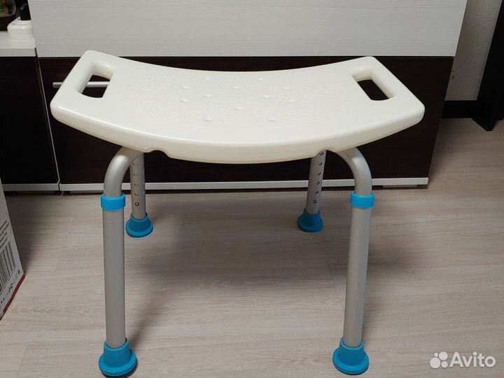 Табурет для ванной