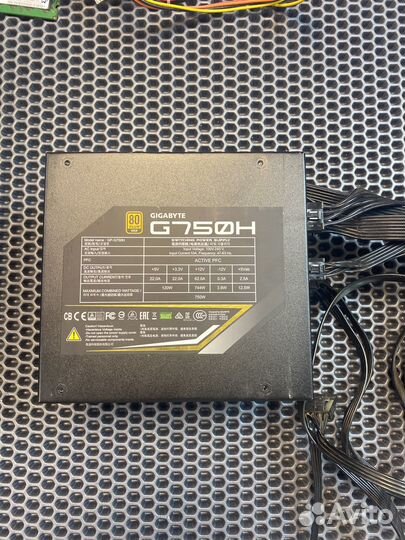 Блок питания 750w Gold Gigabyte
