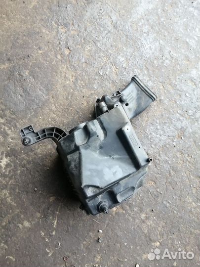 Корпус воздушного фильтра Ford Focus 2, 1.8 qqdb