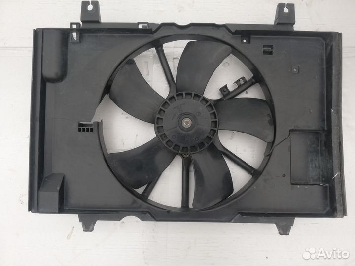 Диффузор вентилятора в сборе Nissan Tiida (C11)