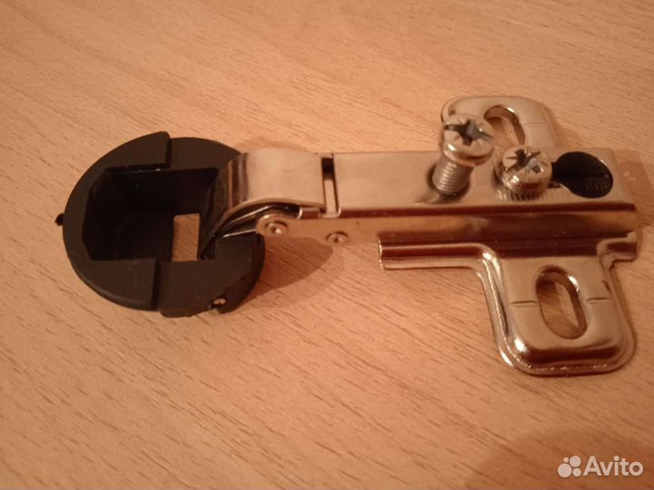 Стеклопетля накладная мебельная