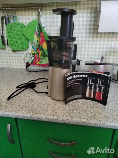 Соковыжималка шнековая redmond