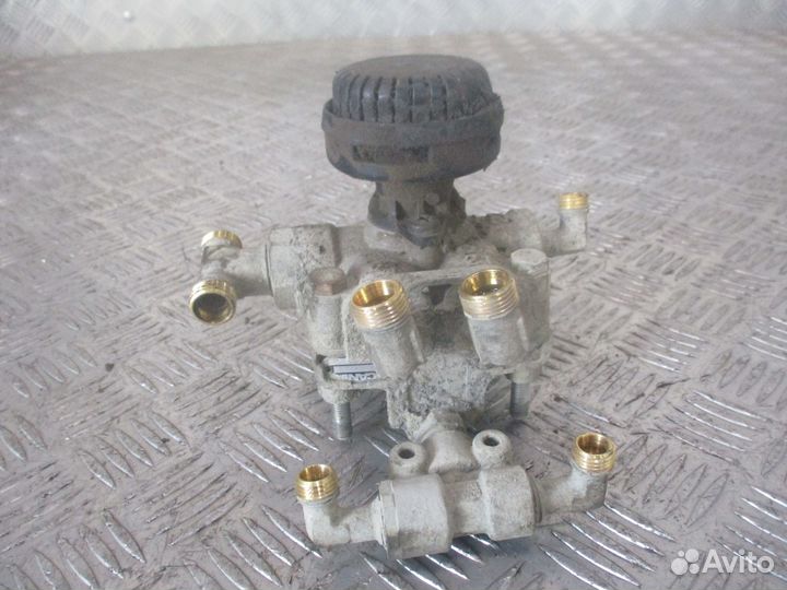 Ускорительный клапан Scania 1425183