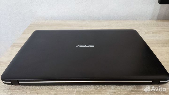Asus (i3 6006u/8Gb/256 SSD)
