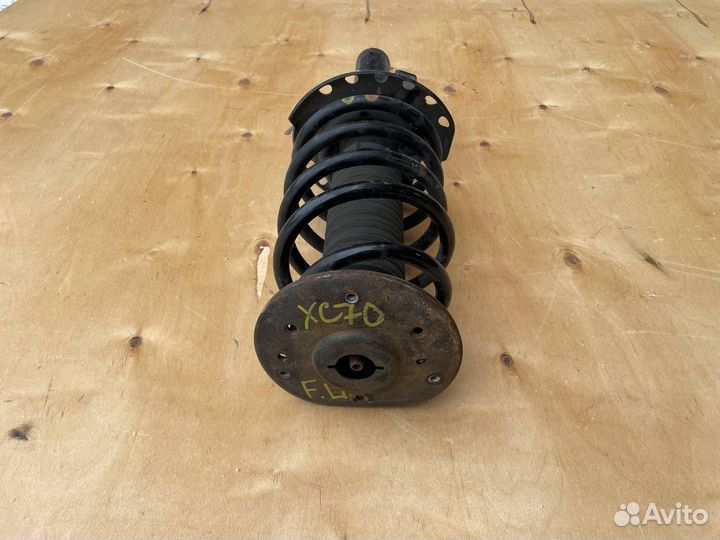 Стойка передняя левая Volvo XC70 BZ