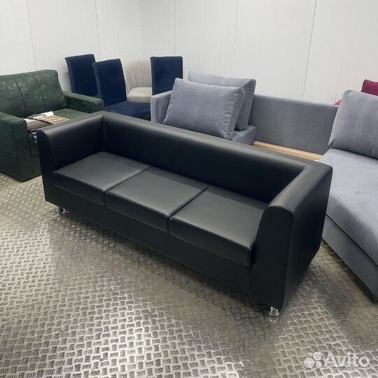 Диван офисный черный