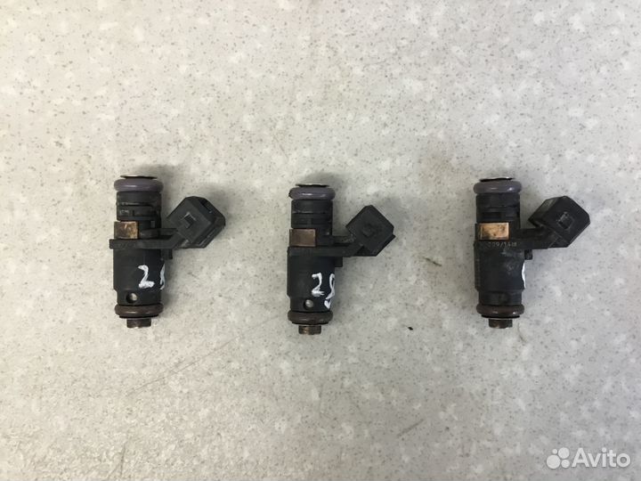 Форсунка инжекторная электрическая Renault Duster