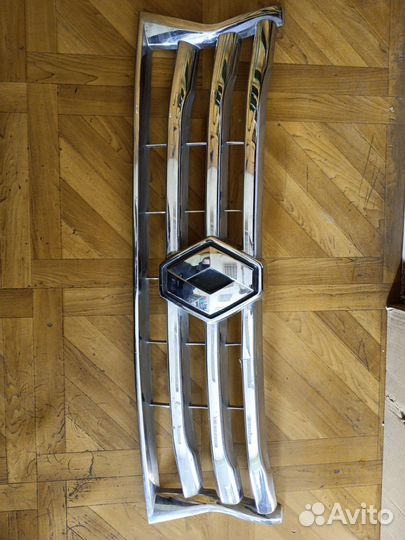 Решетка радиатора Renault Duster