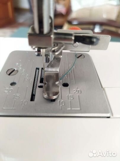 Лапка универсальная регулируемая