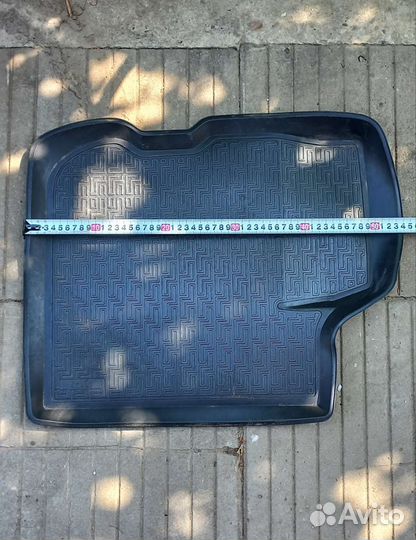 Резиновые коврики для автомобиля