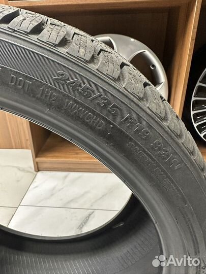 Kumho WinterCraft WP72 245/35 R19 и 275/30 R19 93W