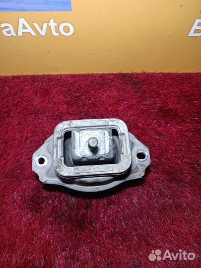 Опора правая двигателя Range Rover Sport 1