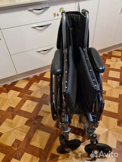 Инвалидная коляска новая