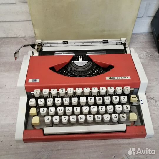 Пишущая машинка Unis
