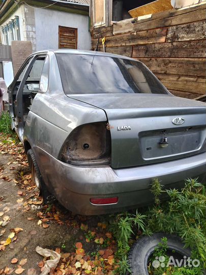 Задняя крышка багажника priora