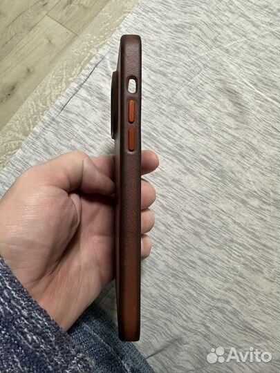 Оригинальный кожаный чехол на iPhone 14 pro Max