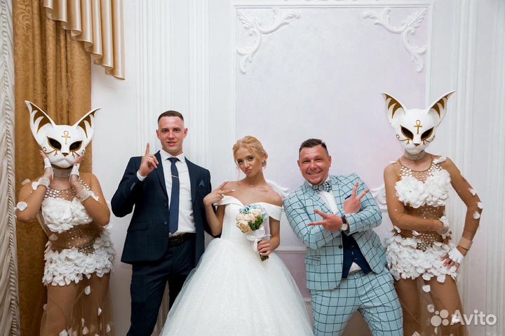 Ведущий на праздник