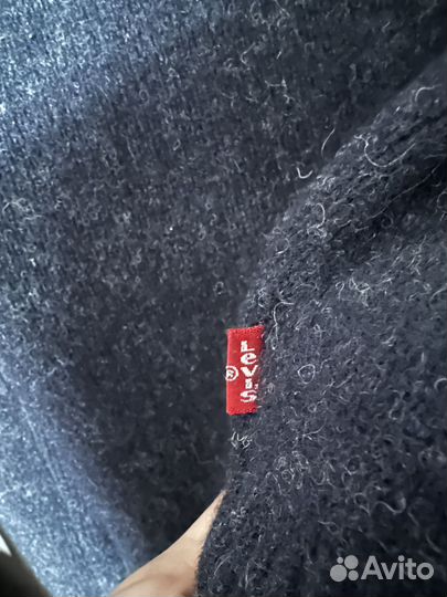 Свитер levis xs