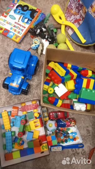 Игрушки для мальчика коробкой