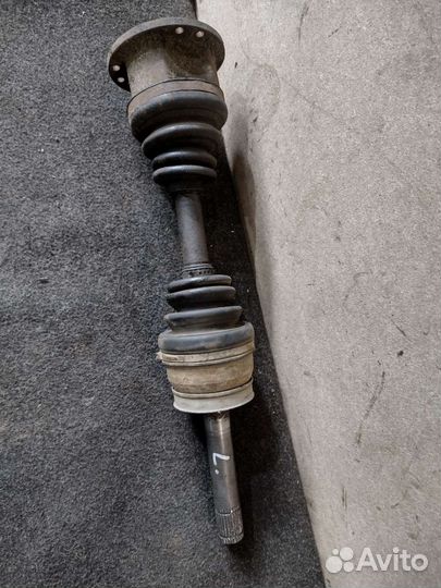 Привод передний левый Nissan Terrano 2 r20