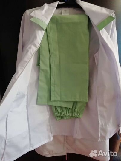 Медицинский костюм новый