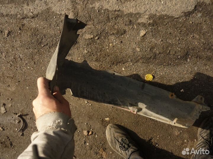 Подкрылок передний правый Шевроле Авео Т250