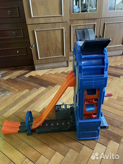 Гоночный трек hot wheels