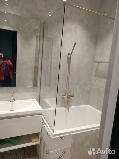 Стеклянные душевые