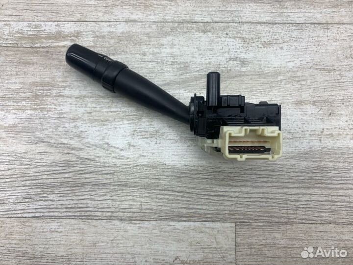 Подрулевой переключатель света Toyota Avensis