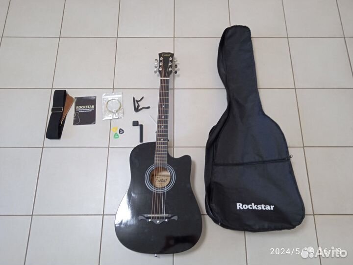Акустическая гитара