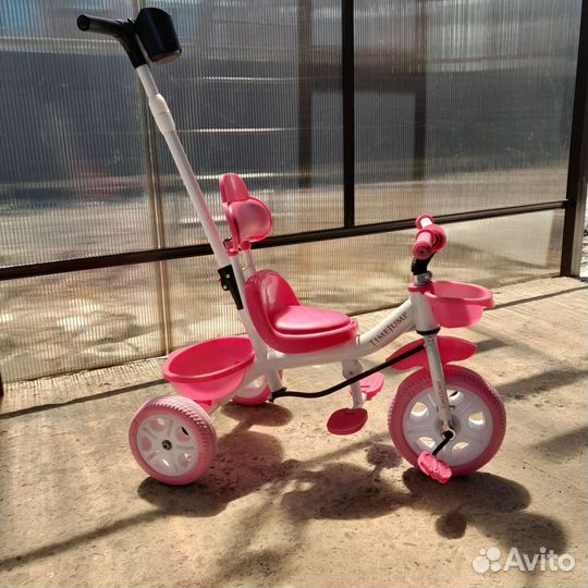 Трехколесный велосипед с родительской ручкой