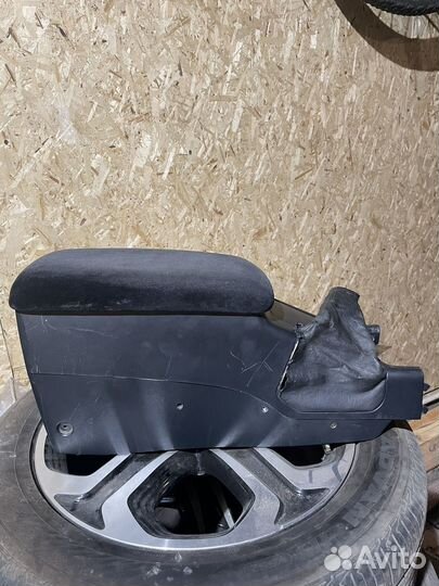 Подлокотник jzx100