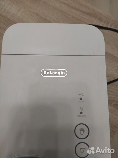 Капсульная кофемашина DeLonghi Lattissima