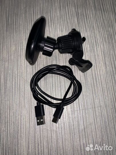 Держатель для телефона в машину с зарядкой MagSafe